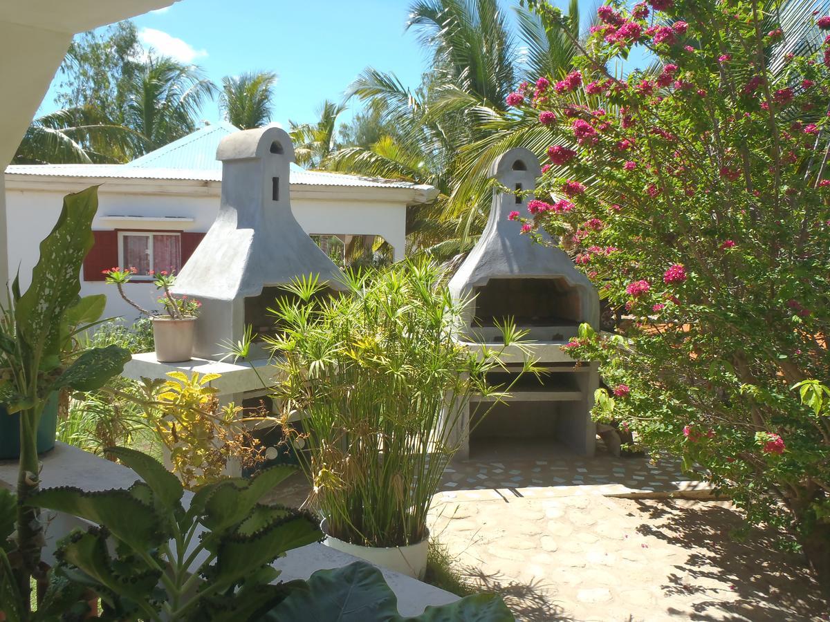 Chez Laurette Hotel Morombe Exterior photo