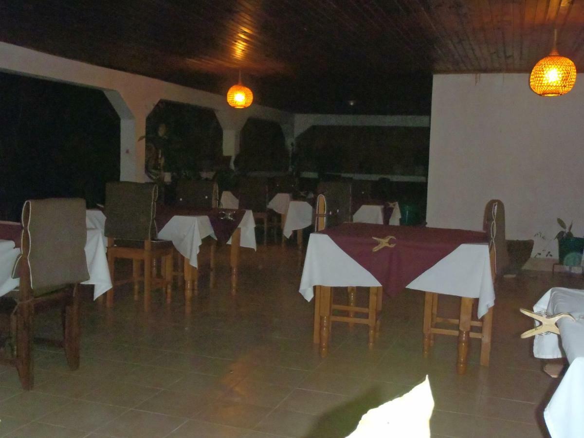 Chez Laurette Hotel Morombe Exterior photo