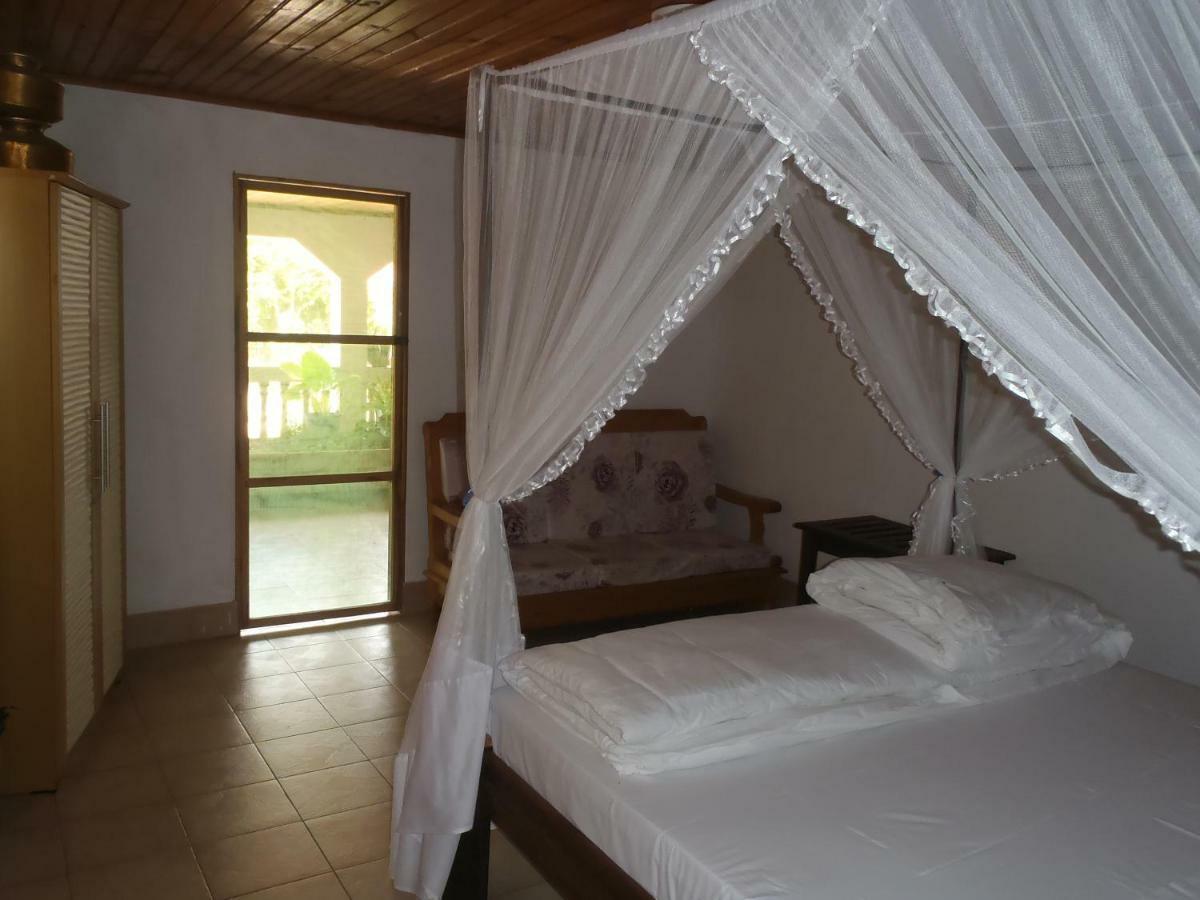 Chez Laurette Hotel Morombe Exterior photo